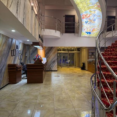 Dimet Park Hotel Ван Екстер'єр фото